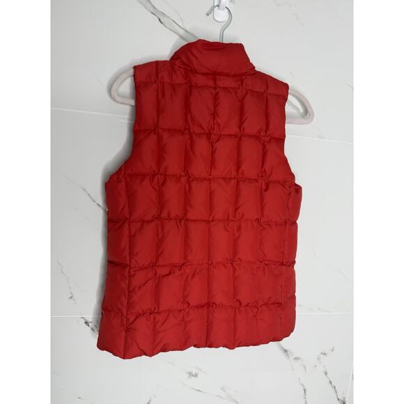 Gap Women's Down Filled Quilted Puffer Vest Size Medium Red Full Zip Nylon - Picture 3 of 9